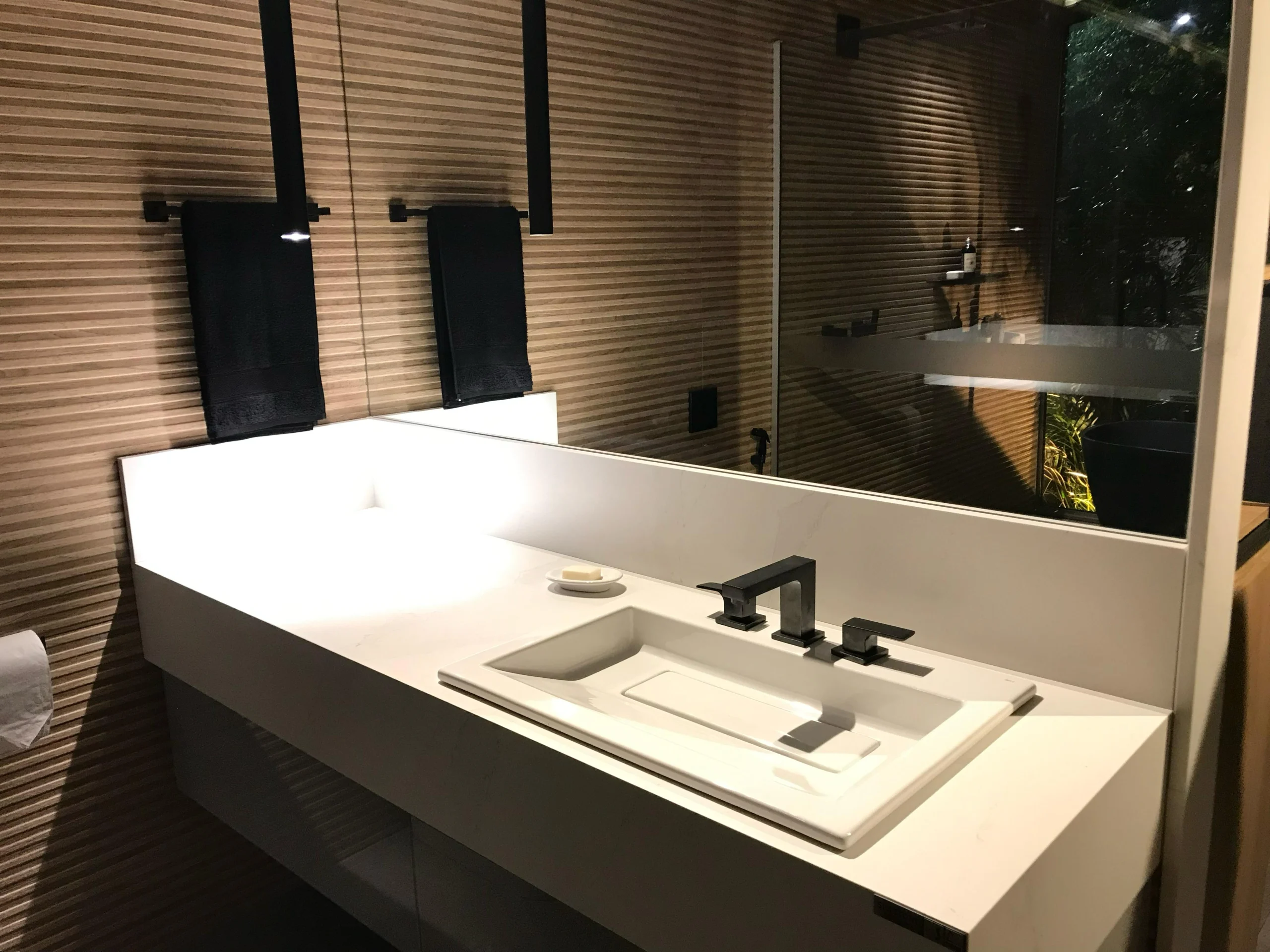 FX Marmoraria, alto padrão no Rio de Janeiro Projeto realizado pela FX Marmoraria na casa do José Loreto